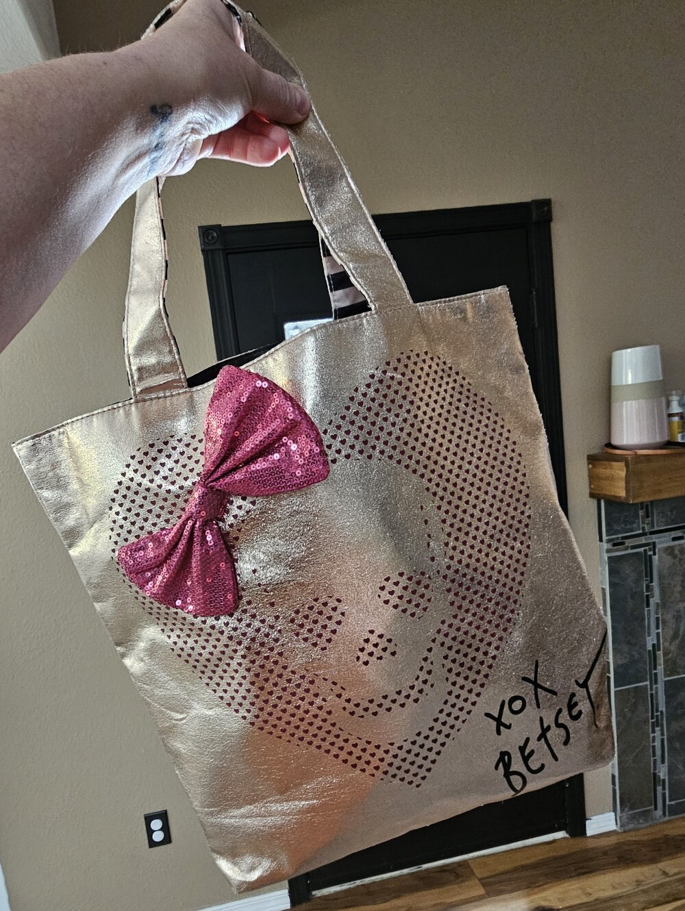 💀🎀  Betsey Johnson Glamour Skull Tote Bag - 2012 Seasonal Collection 🎀💀 - Picture 3 of 10
